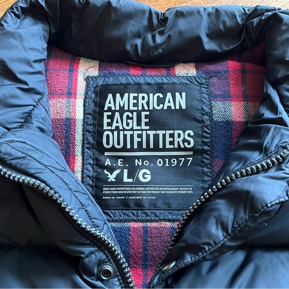 AE Plaid Lined Puffer Vest - Large - Picture 3 of 4